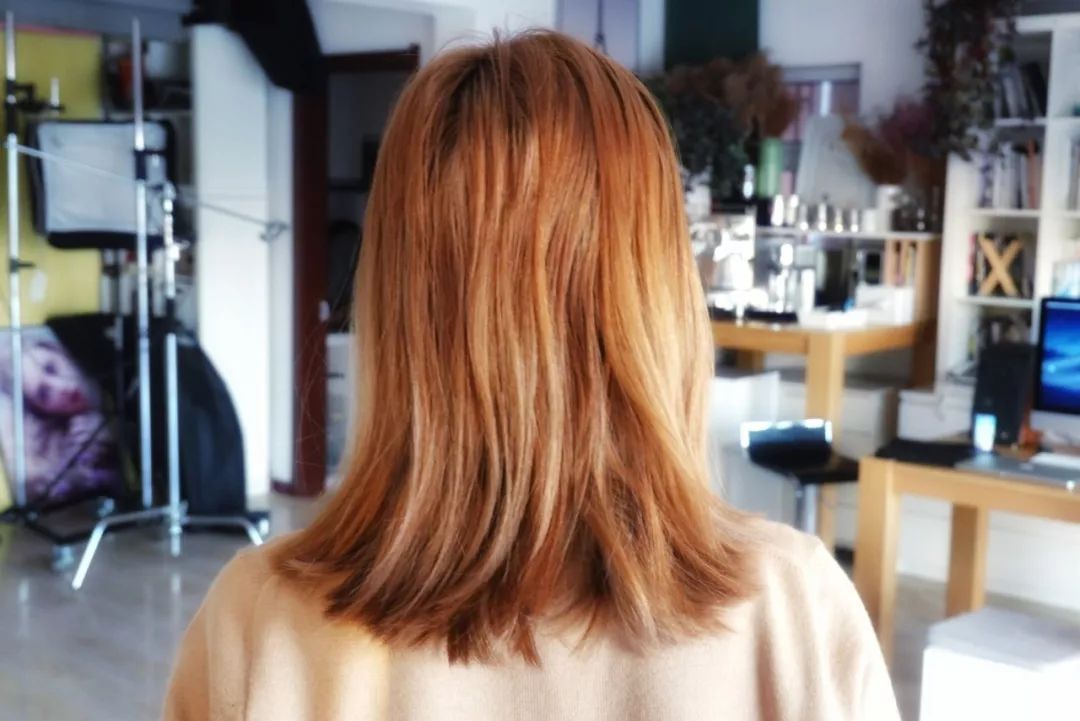 朋友圈精致生活却一地鸡毛,精致朋友圈背后的真实故事