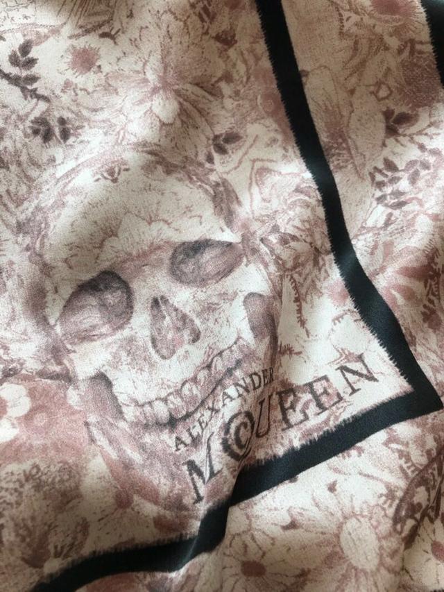 2020最流行的围巾秋冬款百搭,2020年流行的大牌围巾