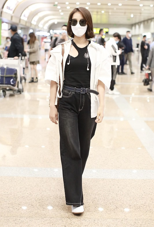 白裤子阔腿裤搭什么上衣好看夏季,穿阔腿裤穿什么牛仔裤好看