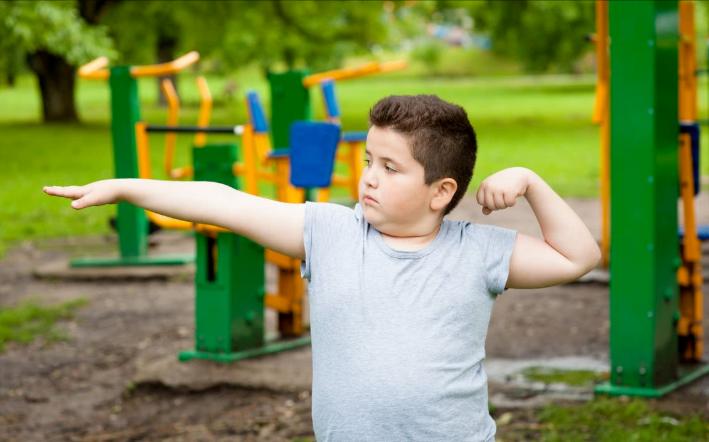 17岁小胖孩得脂肪肝,12岁男孩脂肪肝超重30公斤