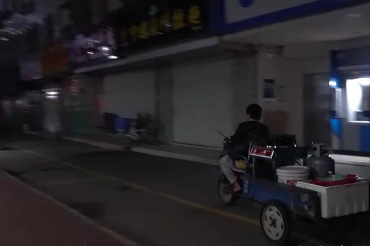 摆宵夜摊能挣到大钱吗,摆夜宵摊赚钱吗