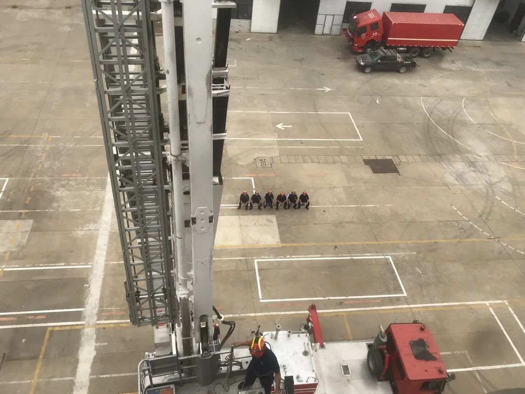 紧扣实战夯基础，苦练本领促提升--徐州市消防救援支队举高消防车驾驶员培训纪实