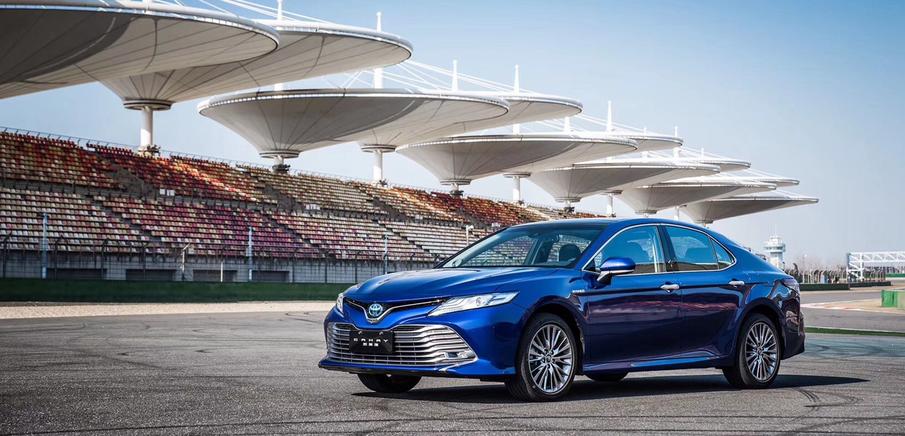 新款亚洲龙和凯美瑞哪个比较好,同级别的亚洲龙和凯美瑞对比