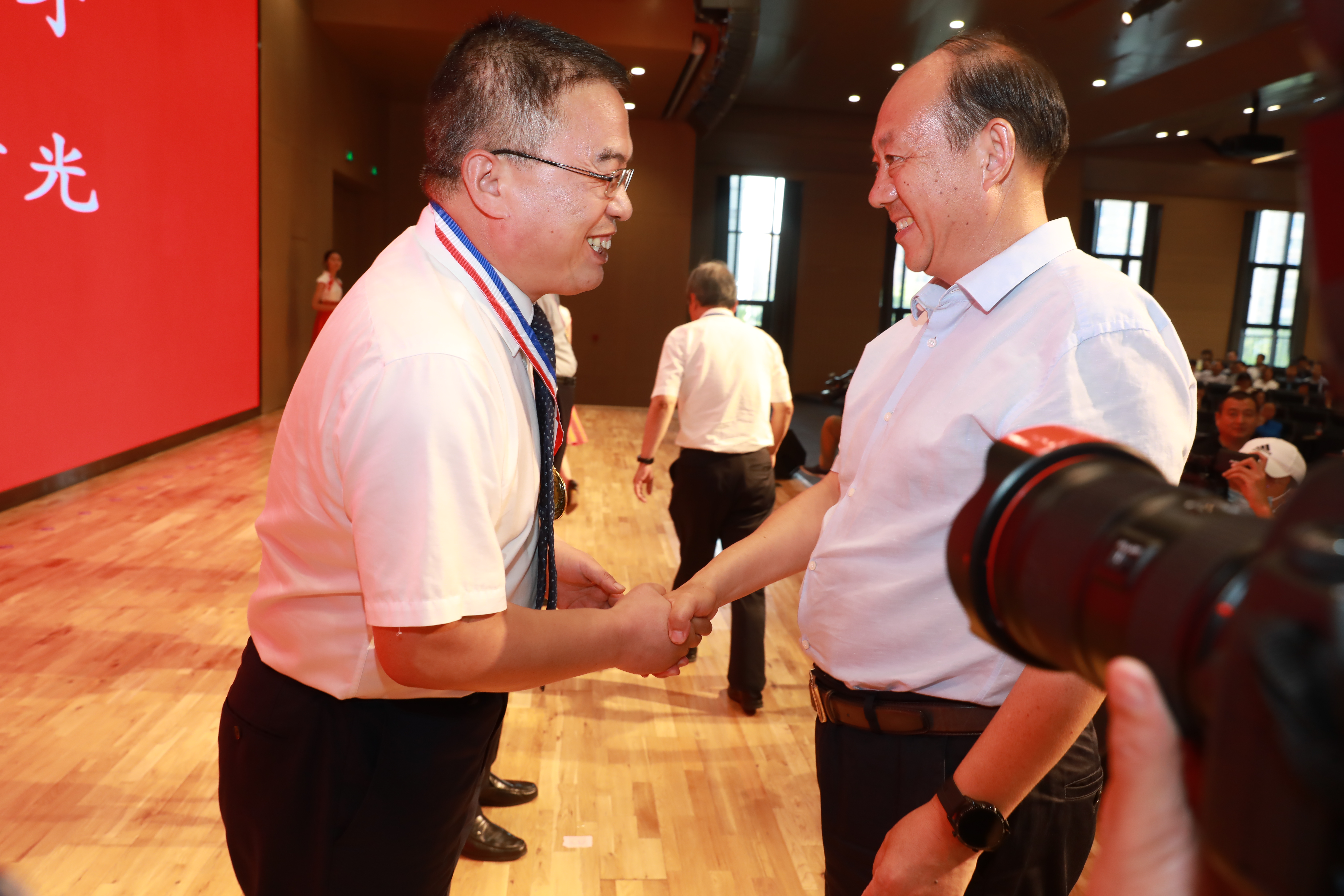 硬核“交二方案”彰显交大力量西安交通大学科技抗疫成果展示与交流会成功举办