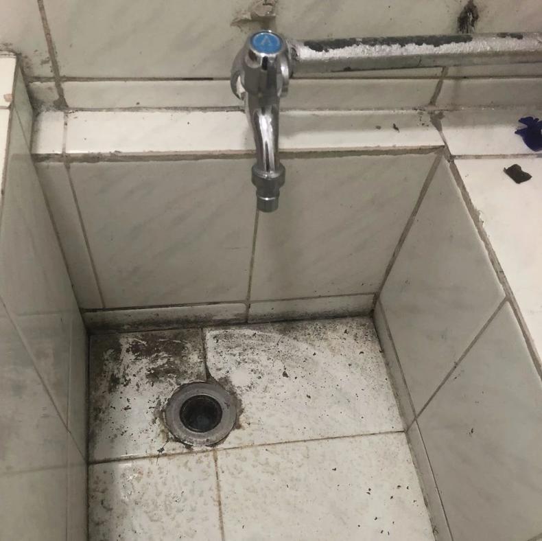 2平米油腻厨房爆改,600元租房厨房改造