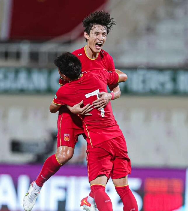 李铁感谢熬夜球迷,李铁感谢队员0比2落后没放弃