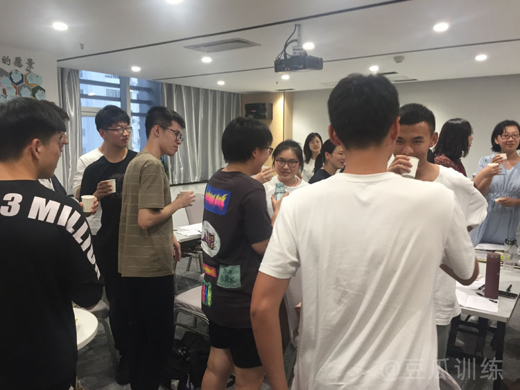 跟陌生人搭讪技巧,拒绝陌生人搭讪的技巧