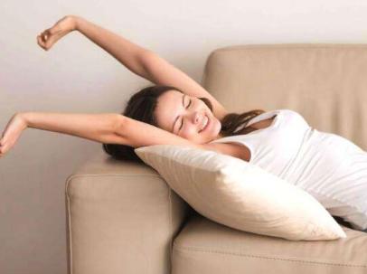 怎么年纪轻轻就长鱼尾纹了呢,年纪不大但笑起来眼角有鱼尾纹