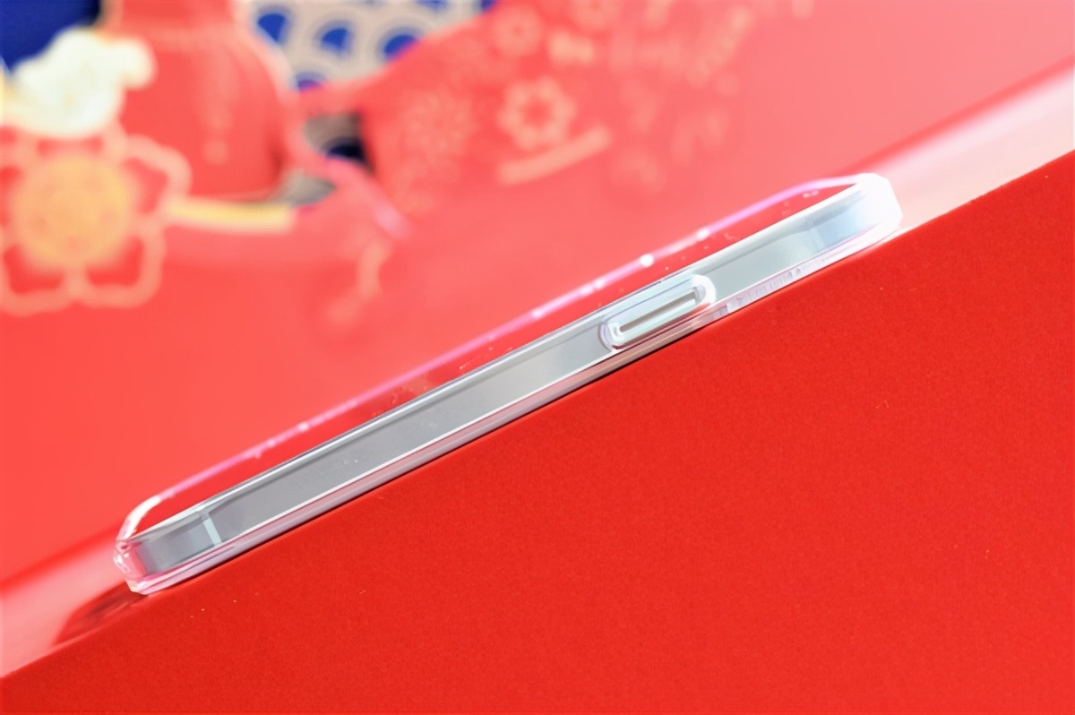 iphone12pro皮革保护套,iphone12或将搭配新保护壳