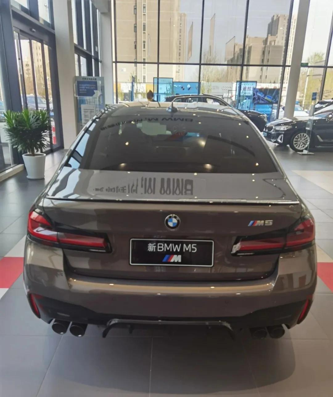 来宝马4s店看车,骏宝行宝马4s