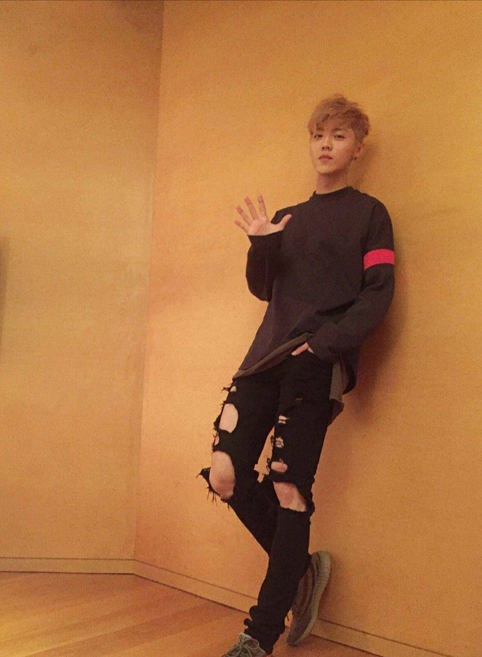 鹿晗颜值混剪卡点视频,鹿晗侧颜杀尽显时尚穿搭