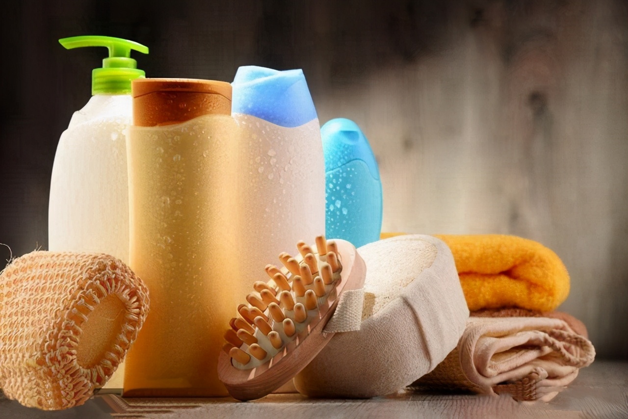 母乳擦脸宝宝皮肤会又白又嫩,母乳擦脸可让宝宝皮肤又白又嫩