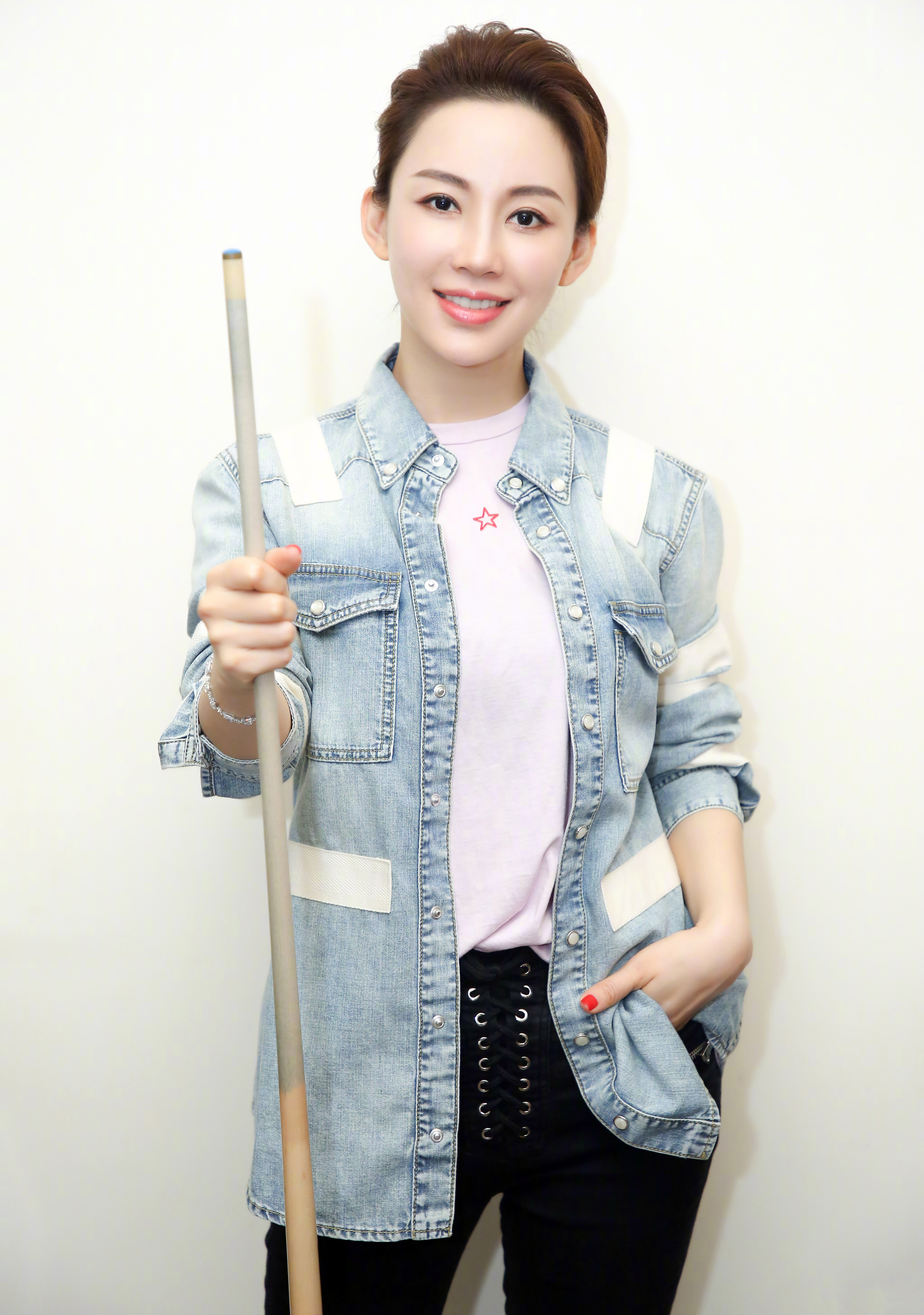 在赛场上为国争光，颜值惊人却感情不顺，潘晓婷如今怎样了？