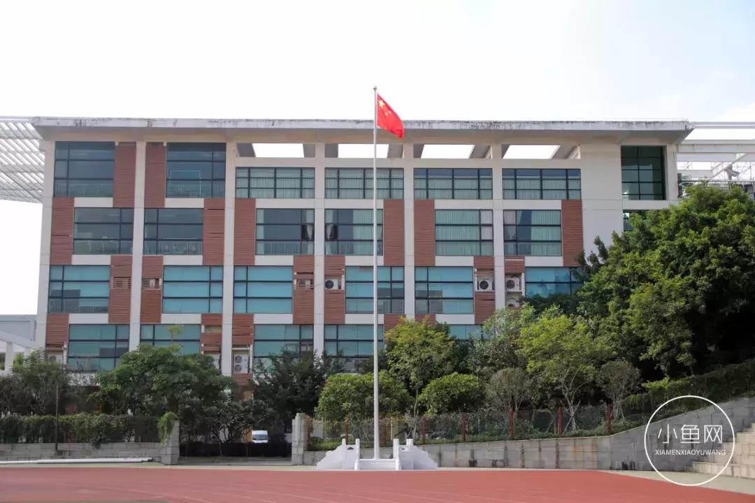 很多人挤破脑袋都想进的学校,万千学子挤破脑袋都要进大学