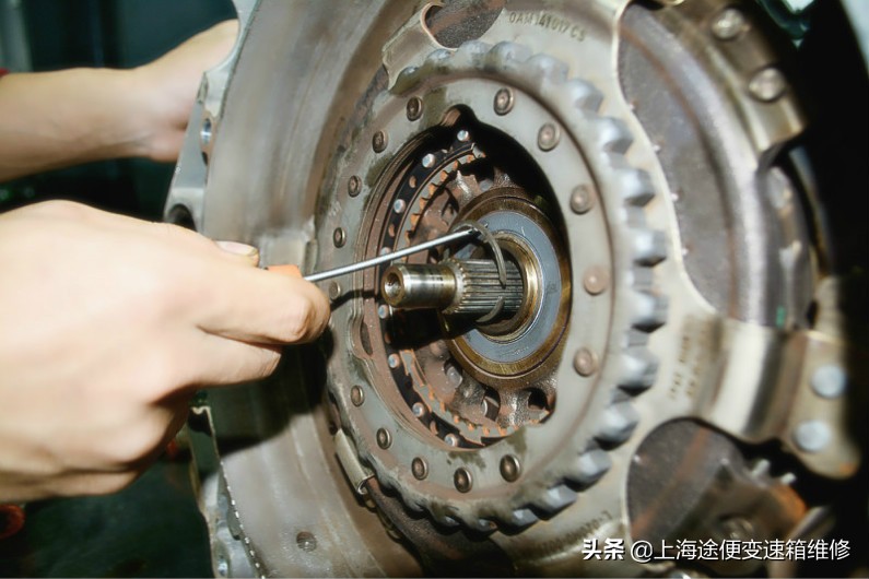 图文详解迈腾变速箱维修经历,大众迈腾变速箱离合器传感器故障