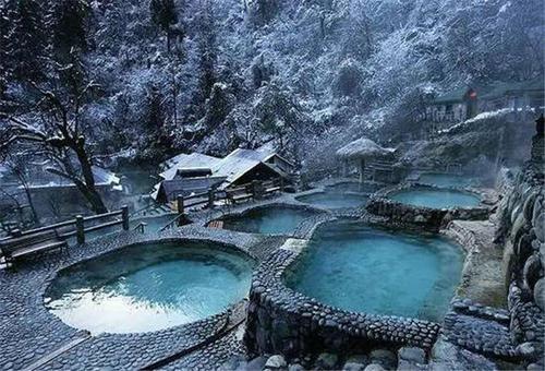 成都出发，金秋10月出游攻略，秋景美如画之米亚罗红叶风景区