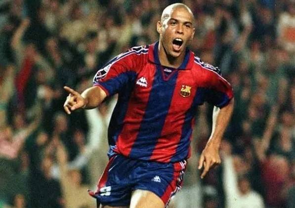 足球初恋罗纳尔迪尼奥,足球的初恋