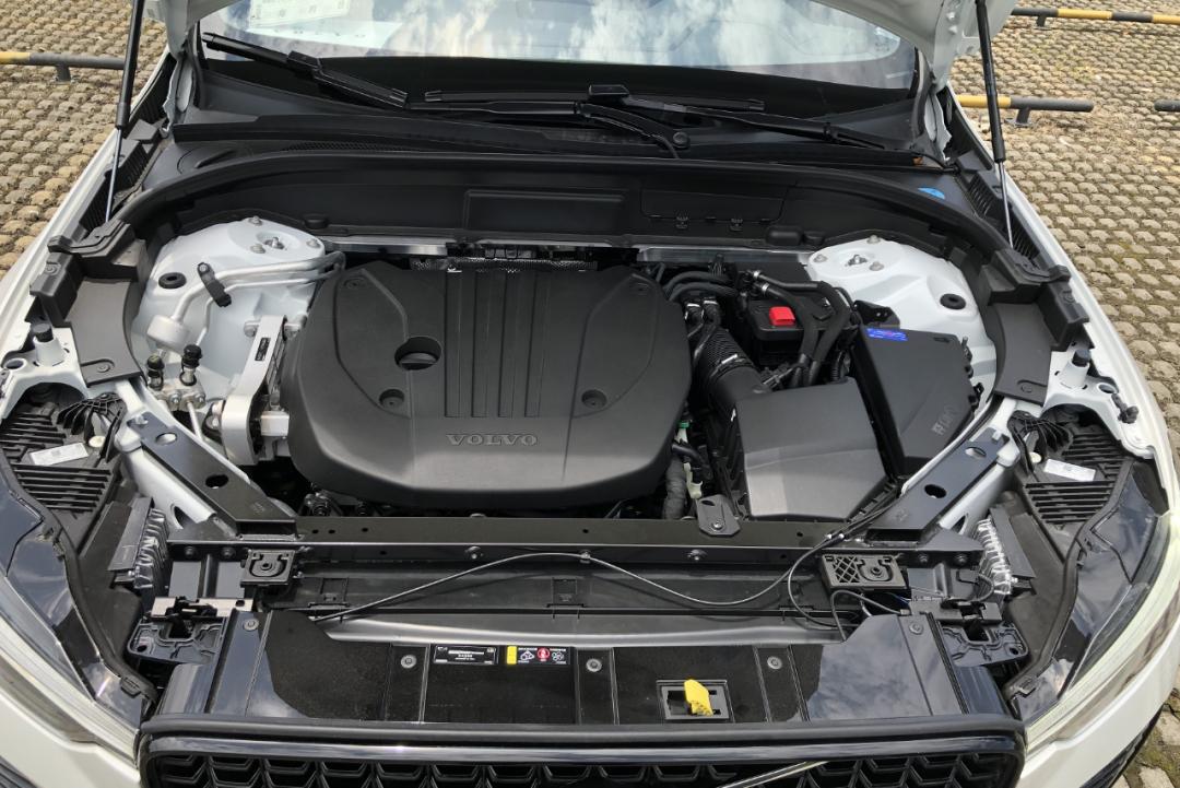沃尔沃xc60T8深度试驾评测,沃尔沃xc60recharge版测评