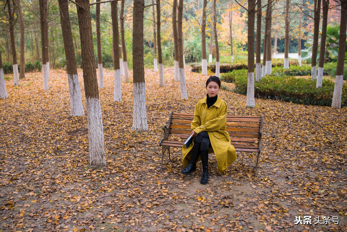 又是一季烟雨,妖娆得让你来不及拂去洒落一地的苍凉