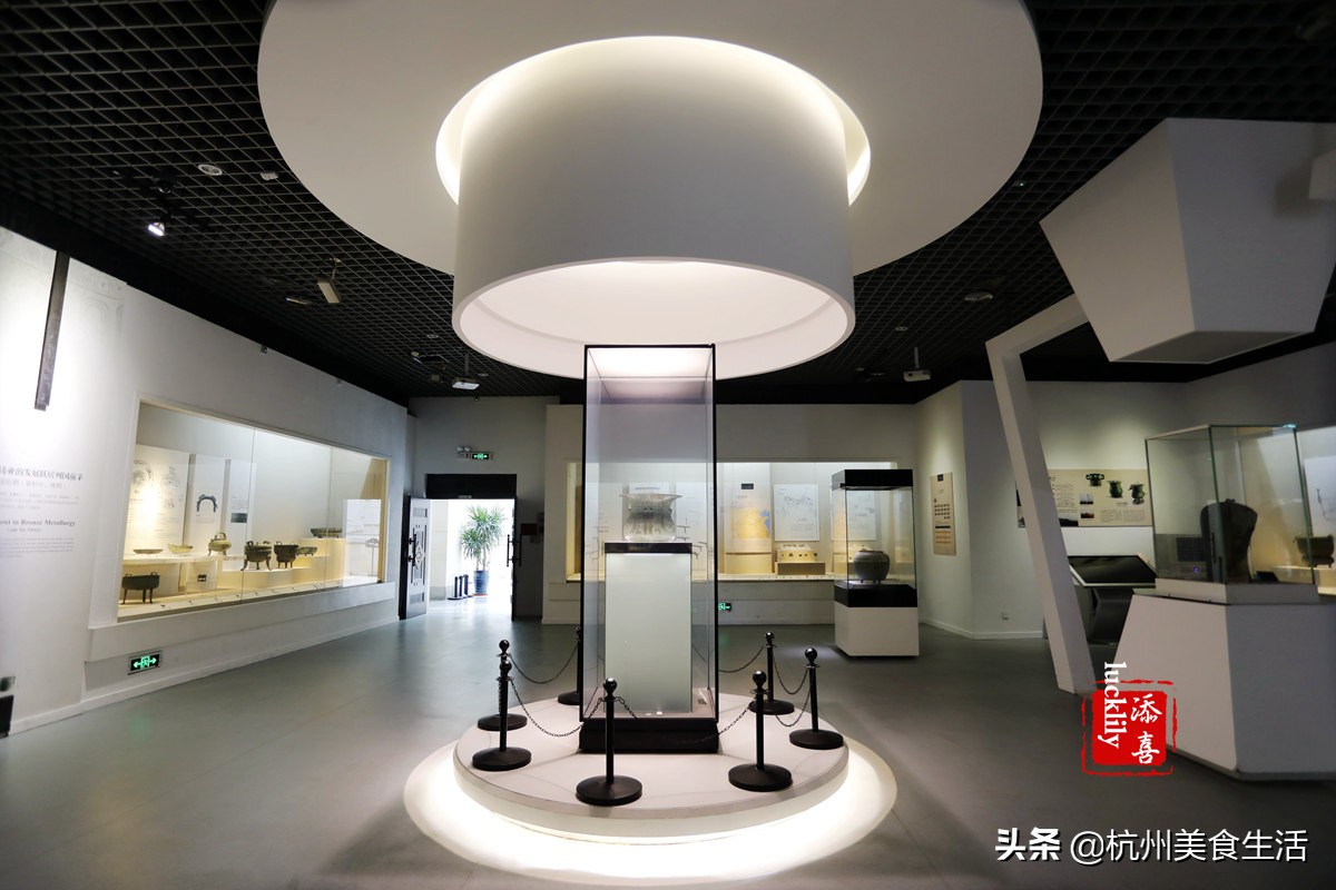 镇江美食三茅宫地锅鸡,镇江美食推荐锅盖面