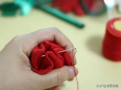 母亲节手工康乃馨简单又漂亮,母亲节适合给妈妈做的康乃馨手工