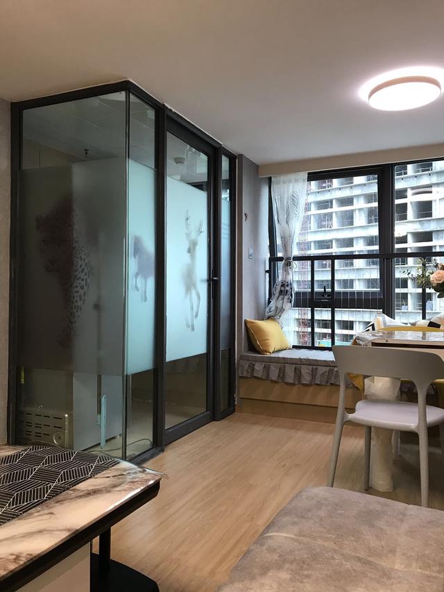 夫妻两个买了小产权房,复式公寓隔成两房的缺点