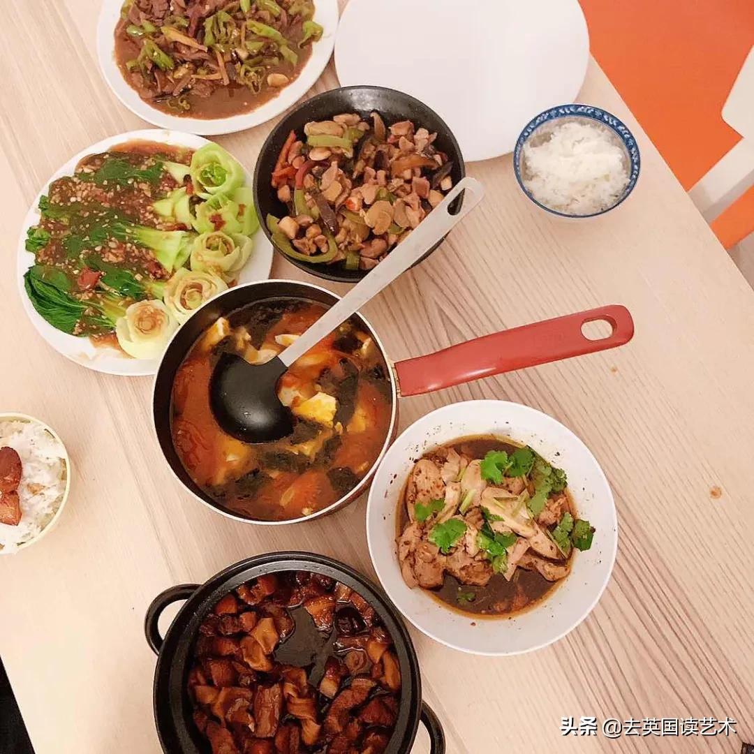 50美金的大闸蟹，川菜馆里的KTV，留学生都怎么过中秋？