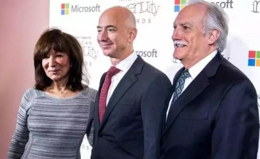 贝佐斯新书面世世界首富,世界首富贝佐斯有几个孩子