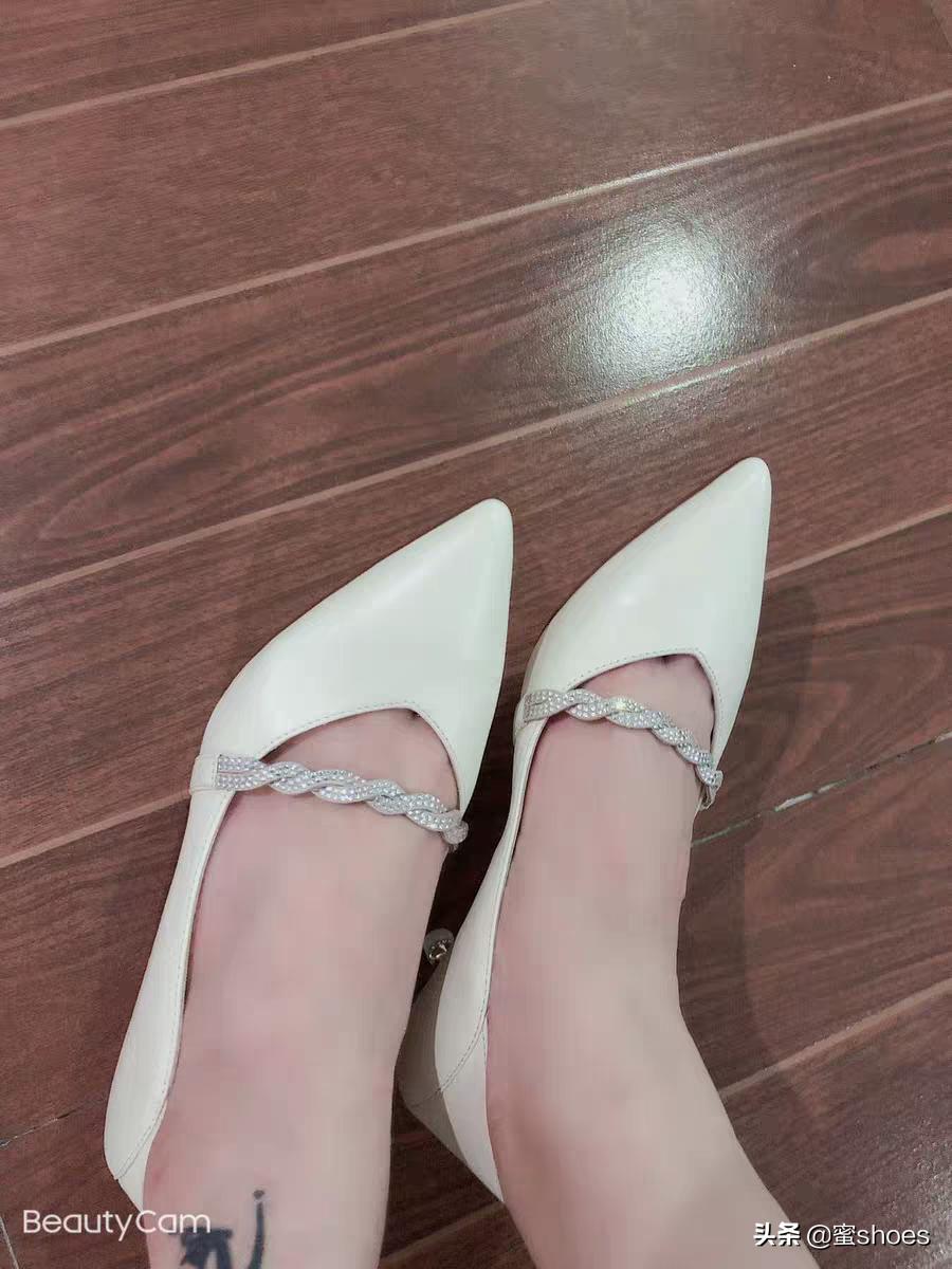 百丽新款女鞋绿色,百丽国货时尚女鞋