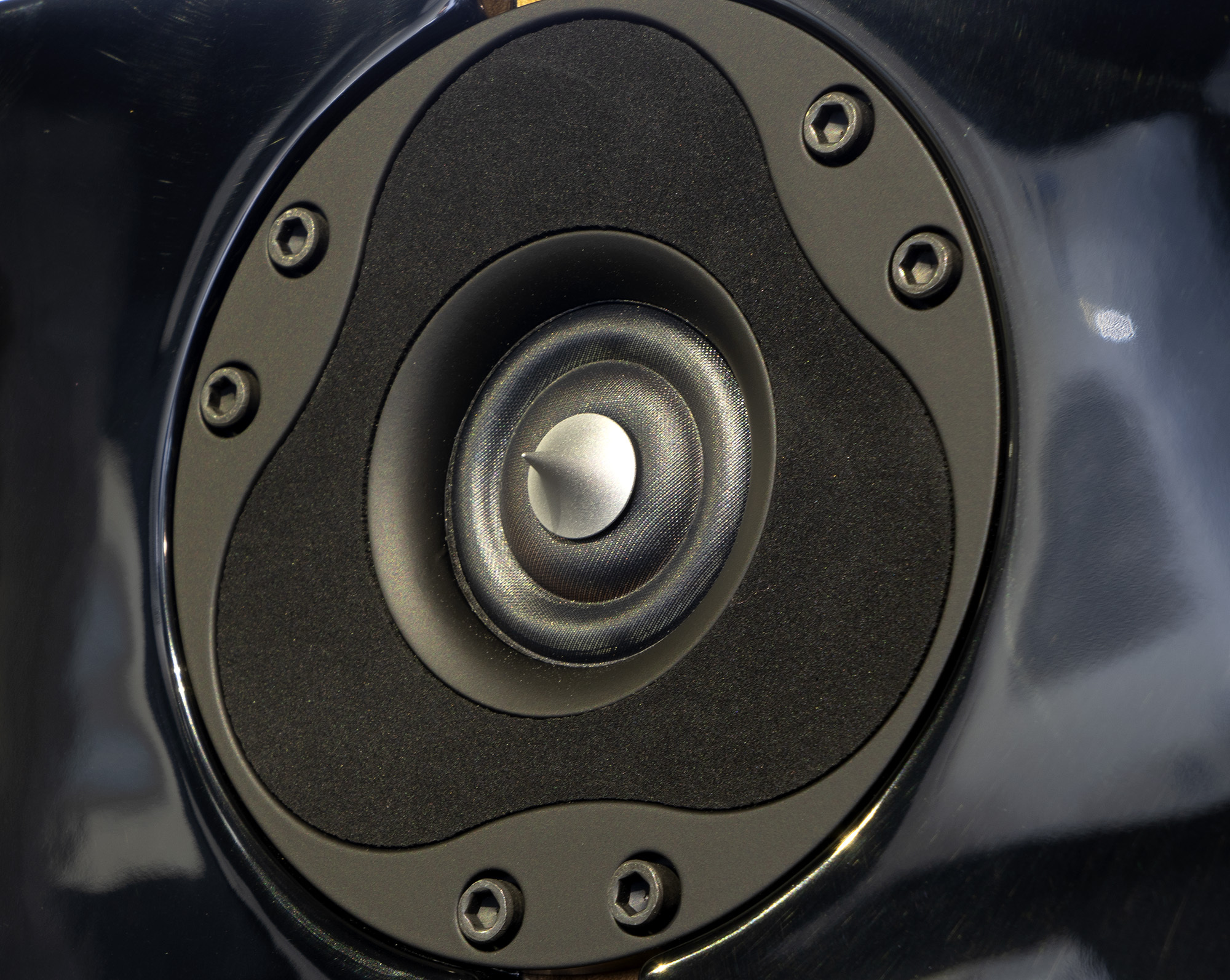 中坚力量——评AQPassionTeen书架式音箱