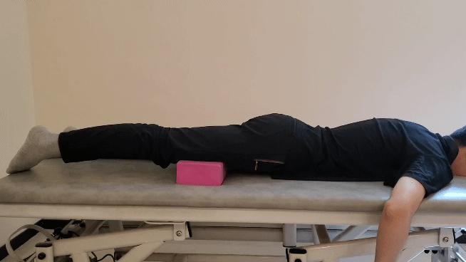 因摔倒致膝盖疼痛肿胀怎么治疗,摔倒后膝盖弯曲时疼痛且有肿胀感