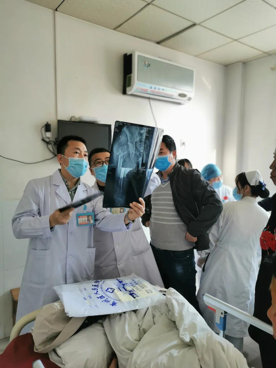 不忘初心砥砺前行抗击疫情,抗击新冠肺炎医疗队逆行出征