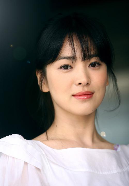 宋仲基离婚后内心还爱宋慧乔吗,宋仲基和宋慧乔未离婚前的互动