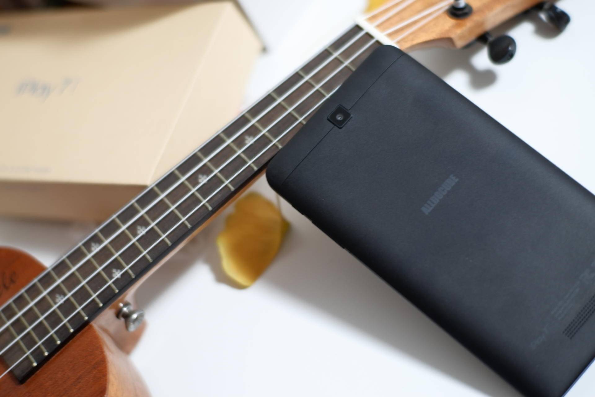 300多元的平板电脑有没有,1千多的平板电脑可以买吗