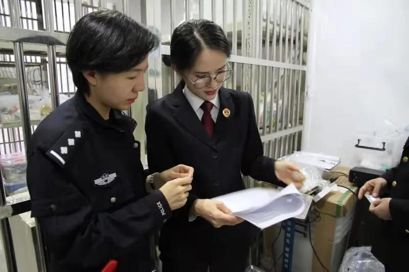 *私走**钻石价值2亿，他竟称因为“二胎开销大”