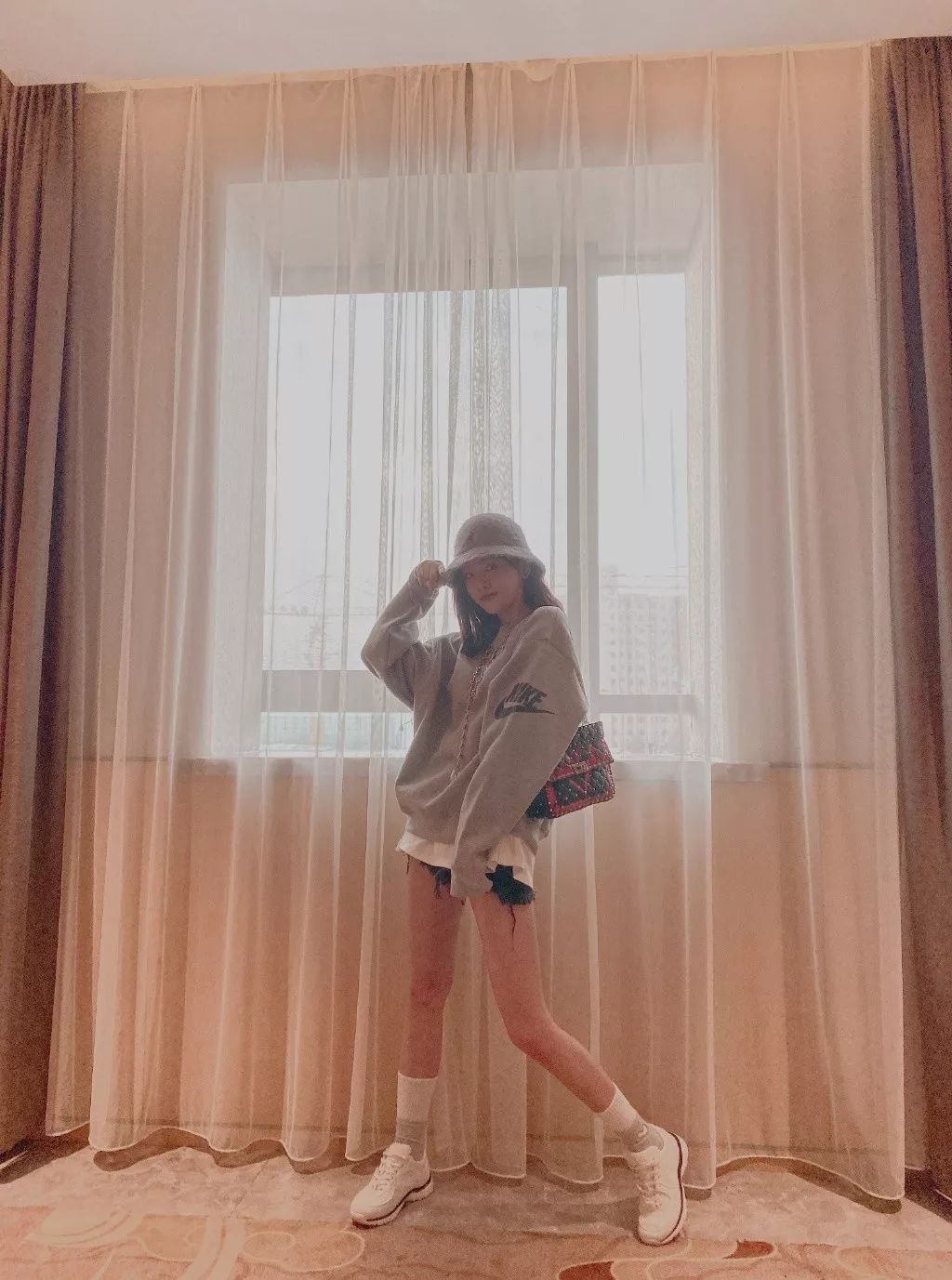 这周女艺人们传来啥潮流尖儿货刘雯我锁了