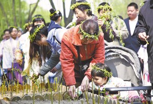 追思与新生文章,漫谈清明阅读理解