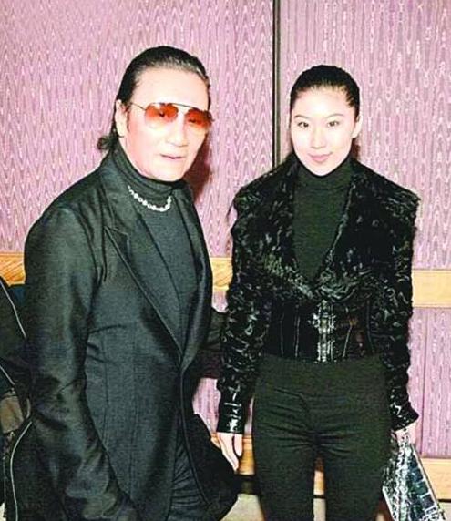 谢贤从年轻到老的视频,谢贤一年赚一栋楼