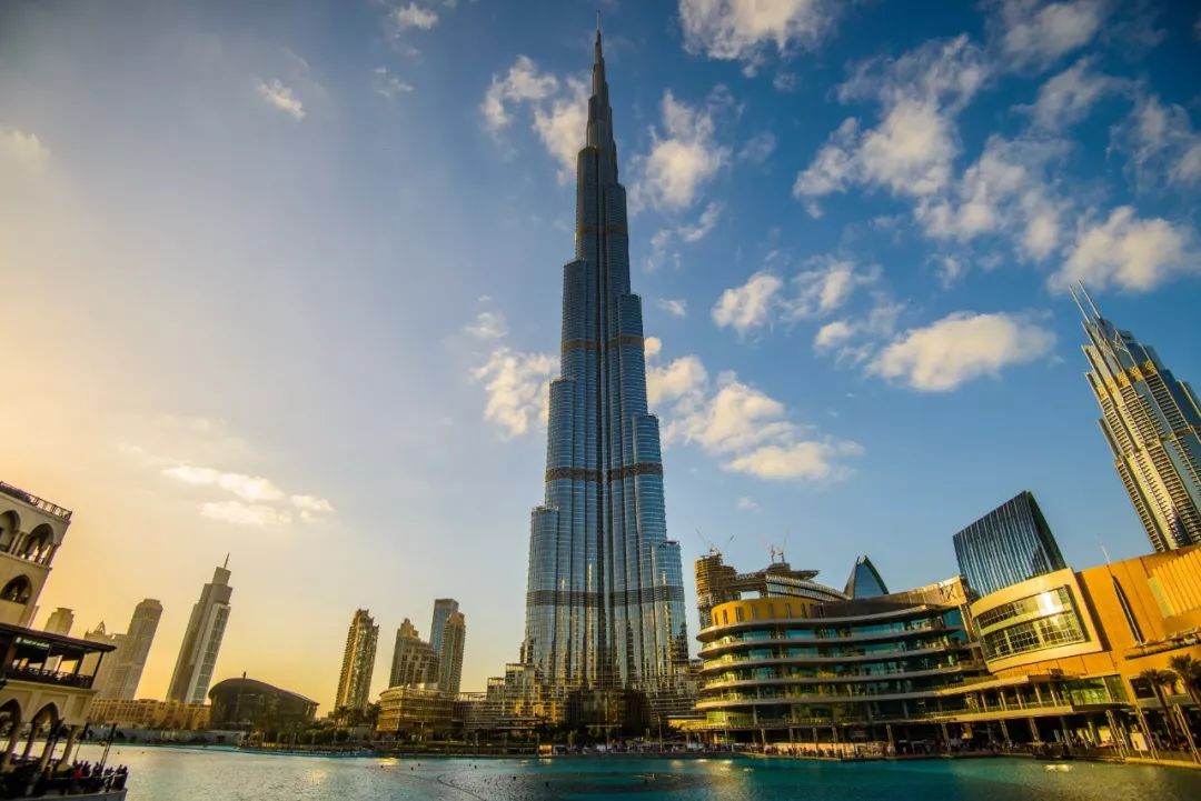 靠捡垃圾成了千亿富翁完整版,捡垃圾变成百万富翁