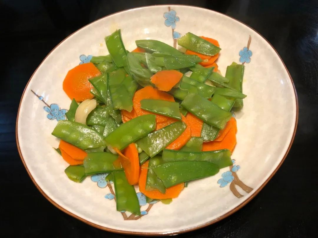 怎么把鱿鱼做得很好还会动,鱿鱼怎么炒又脆又嫩