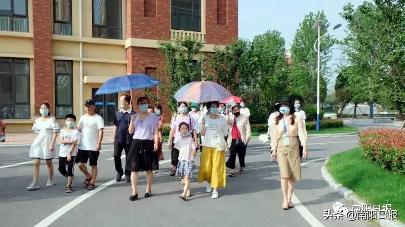 南阳完全中学校长,南阳市第一完全学校东大门图片