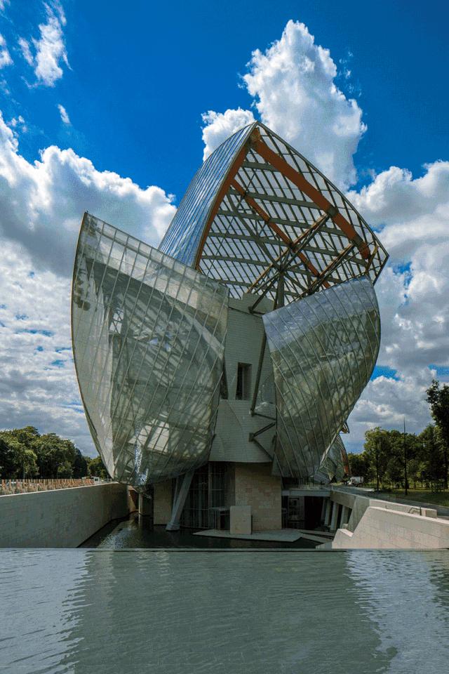 上海梅龙镇UA影院教你如何用灯光修饰极简设计