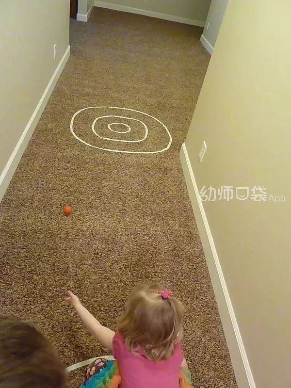 大班亲子游戏5-6岁宅家停课不停学,大班亲子游戏5-6岁在家巧玩报纸