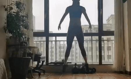 在家运动锻炼身体增强免疫力,疫情居家锻炼小动作