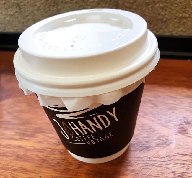 咖啡没有水的包容性，别什么都加进去：龟苓膏、咸柠七…