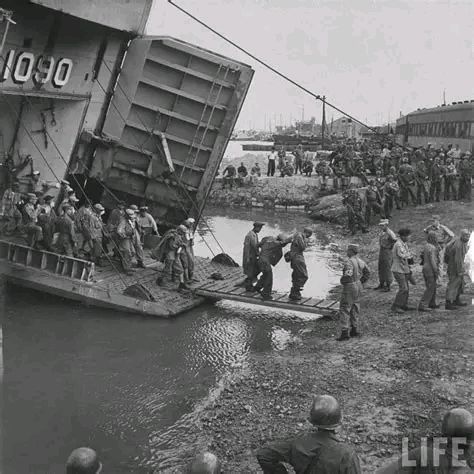 朝鲜战争五次战役都是哪场,朝鲜战场上美指挥官向冰雕连敬礼