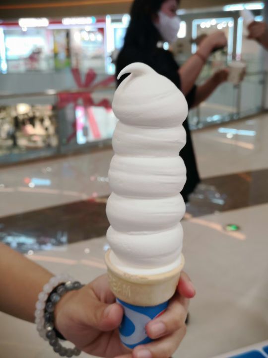 朋友圈都在刷秋天第一杯奶茶,谁还记得秋天第一杯奶茶朋友圈