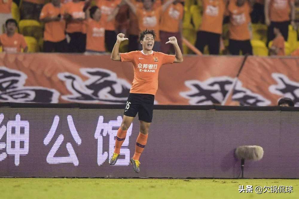 李铁爱徒25岁生日快乐！他在国足不想靠“嫡系”上位