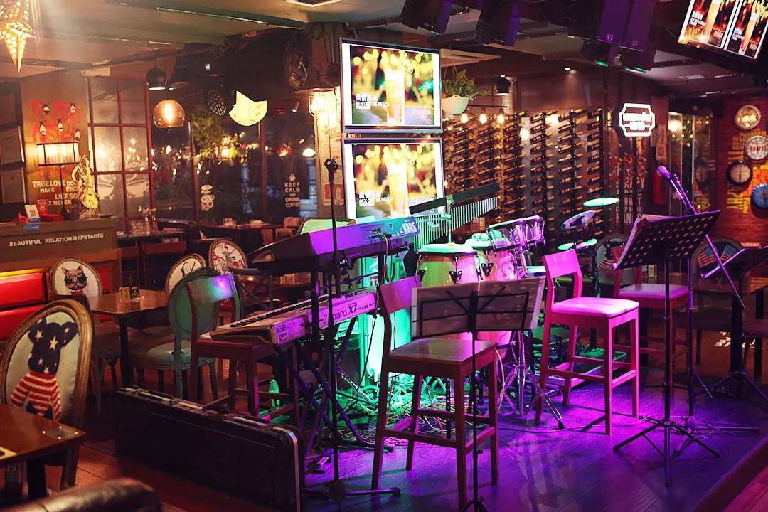 〔舞夜酒吧系列·红粉佳人2〕男人的真爱，一生能有几次？