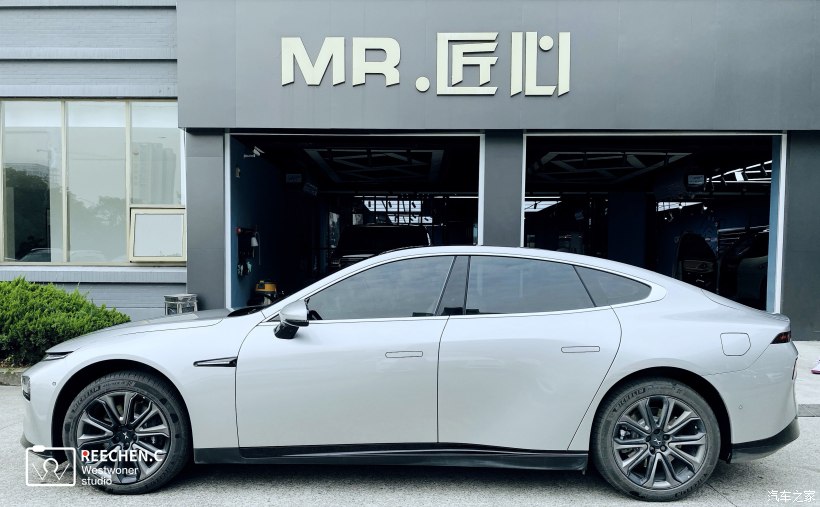 想给爱车贴膜不知道上哪去,教大家怎么给自己爱车贴膜